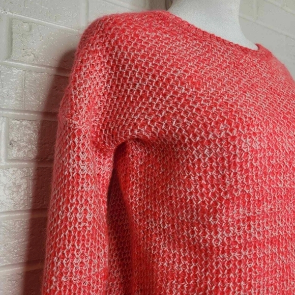 So junior's hot pink knit pullover sweater size medium - Picture 5 of 6